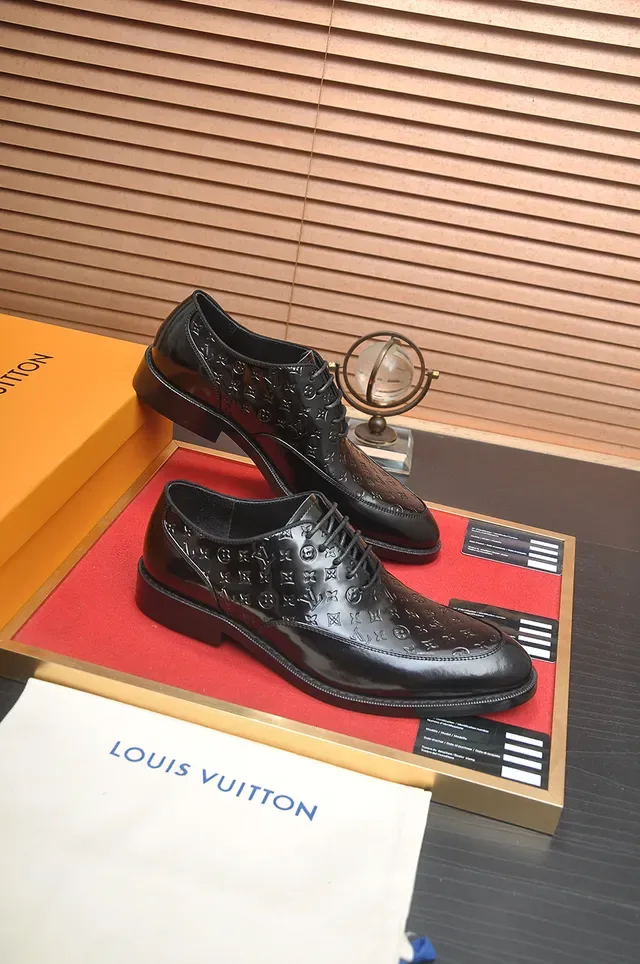 Sapatos Oxford Louis Vuitton Monograma-Embossed Couro Patent Preto 4