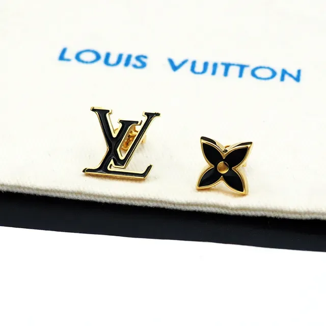 Louis Vuitton Monogram Flower असिमेट्रिकल एनेमेल स्टड ईयररिंग्स 5