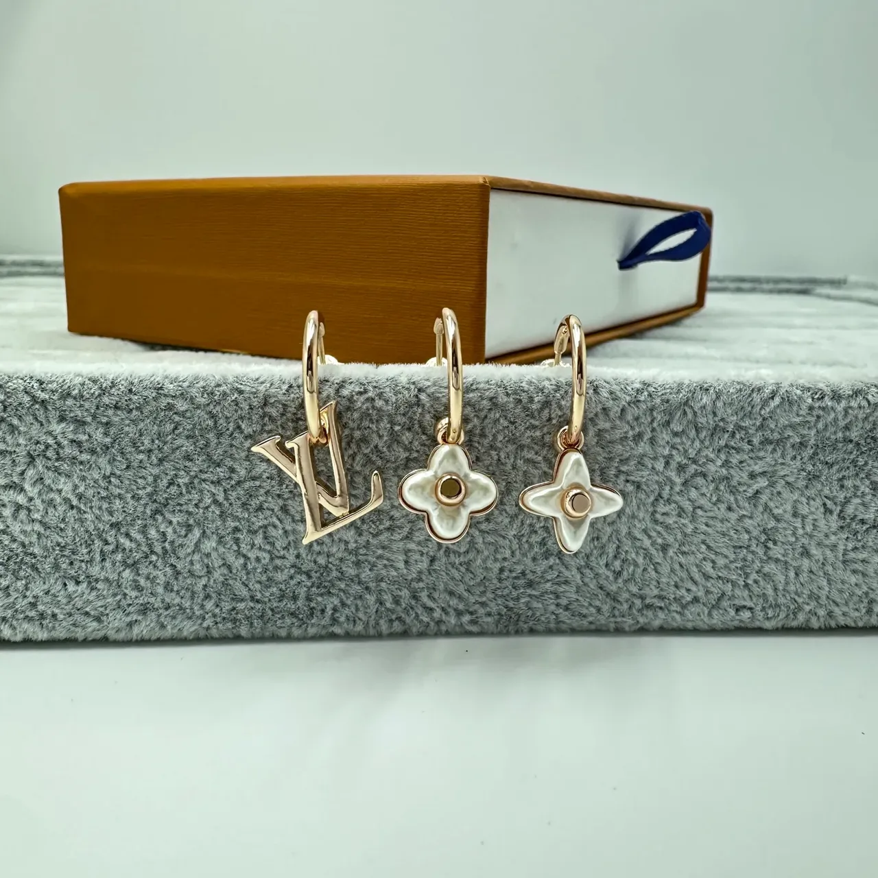 Louis Vuitton Monogram Flower Gold White Hoop Pendant Earrings 2