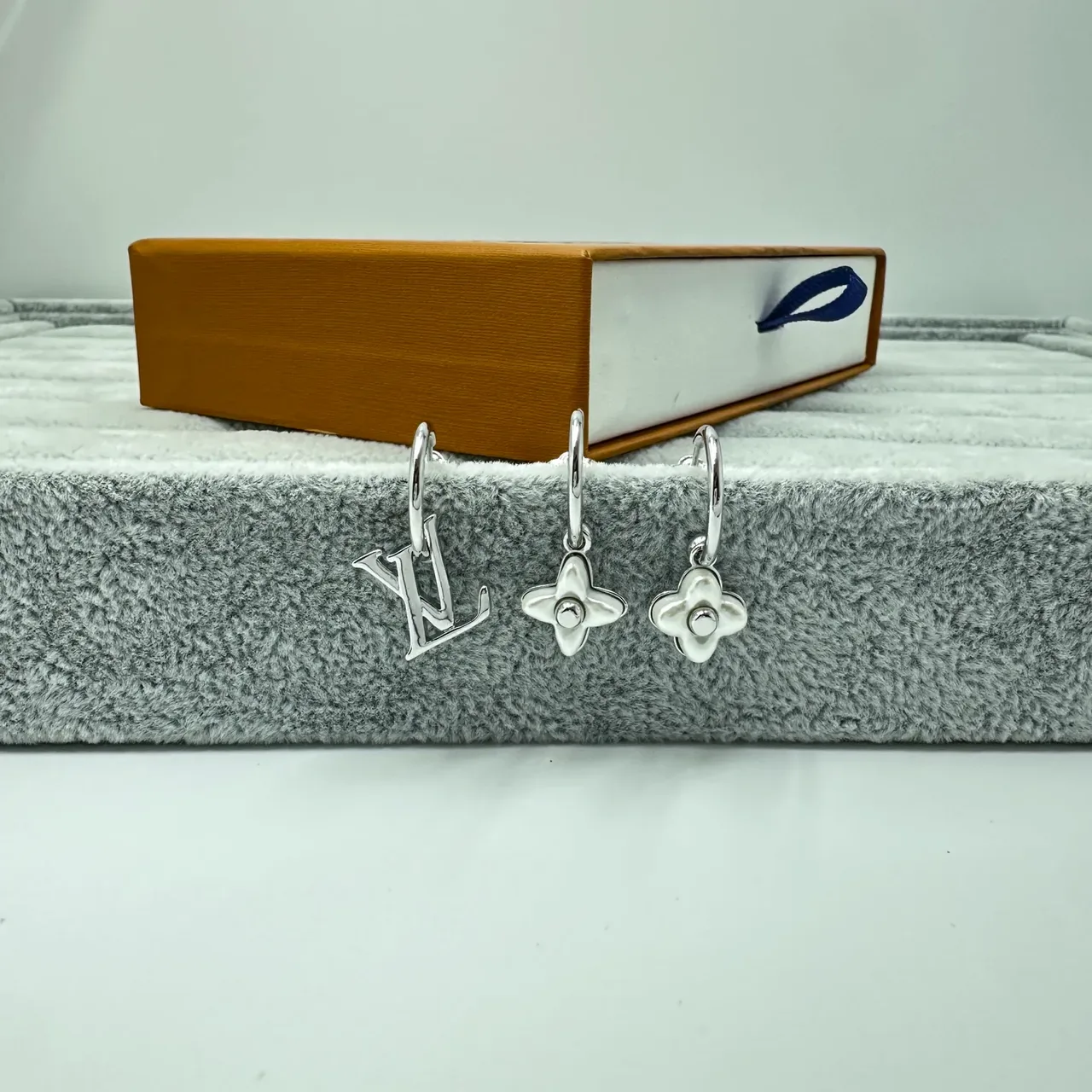 Louis Vuitton Monogram Flower Gold White Hoop Pendant Earrings 6