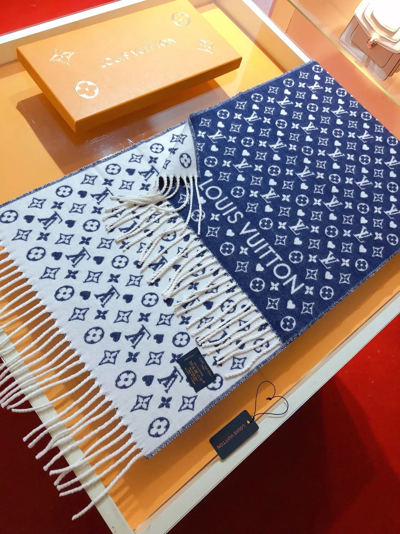 Louis Vuitton Monogram Navy Beige Double-Faced Scarve 5