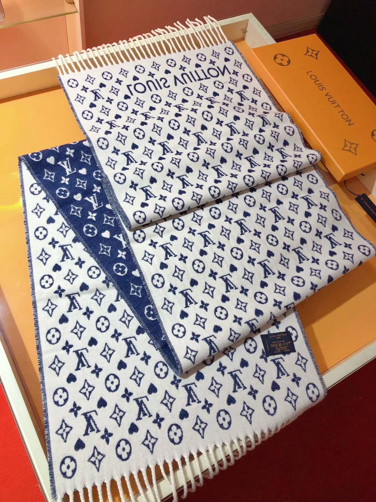 Louis Vuitton Monogram Navy Beige Double-Faced Scarve 7