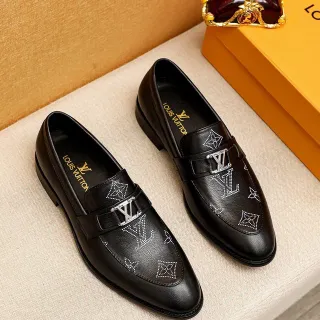 Louis Vuitton মনোগ্রাম-স্টাডড বাকেল স্ট্র্যাপ লোফার্স