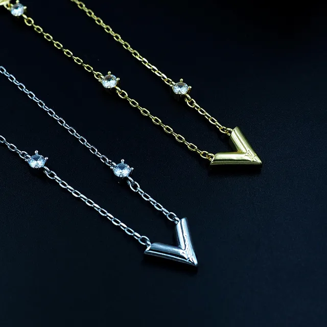 Louis Vuitton Monogram World Tour Gold-Tone Crystal Necklace 7