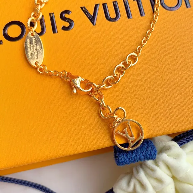 Louis Vuitton Multi-Charm Chain Bracelet Gold Bracelet 8