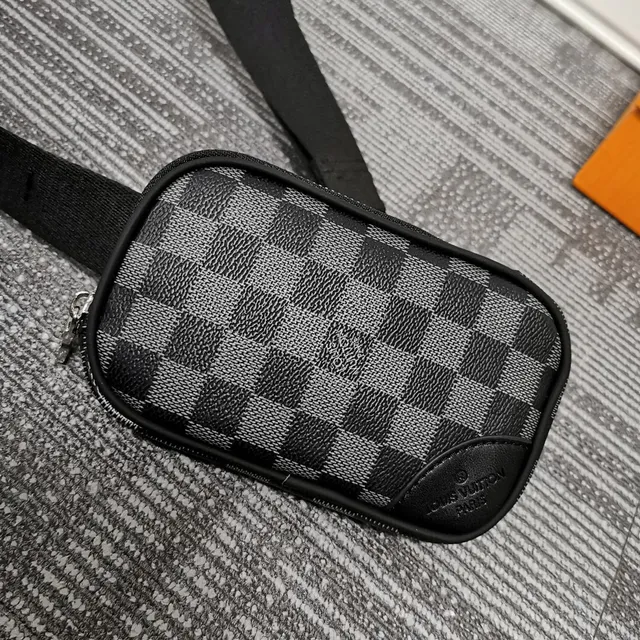 Louis Vuitton Multi Pochette Accessoires Monogram Black Fashion Belt Bag 3