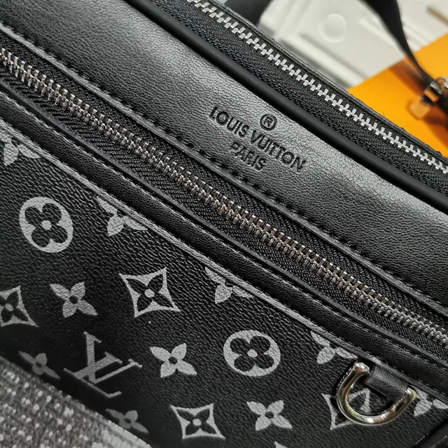 Louis Vuitton Multi Pochette Accessoires Monogram Black Fashion Belt Bag 13