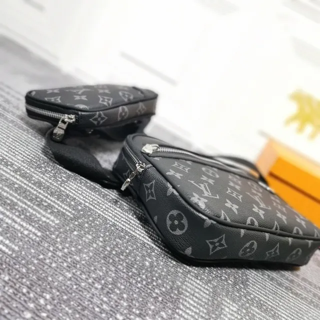 Louis Vuitton Multi Pochette Accessoires Monogram Black Fashion Belt Bag 16