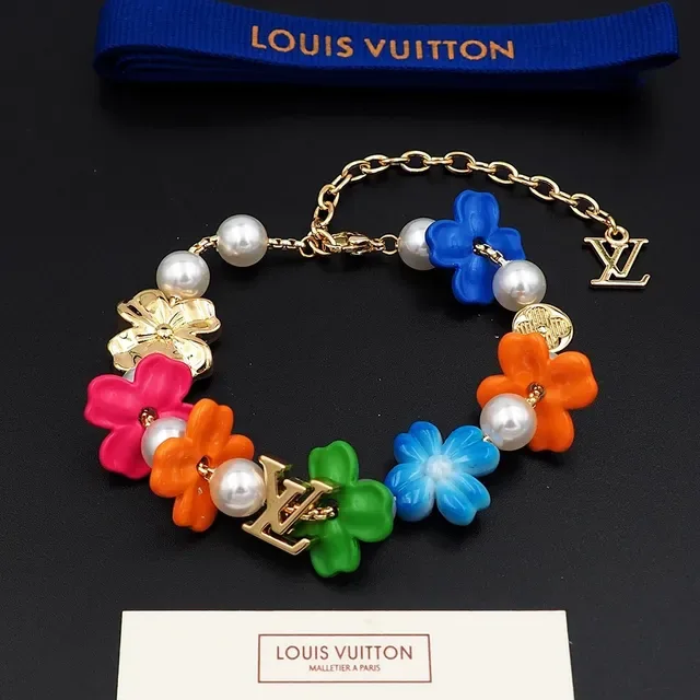 Louis Vuitton سوارماركيز بزهور ولؤلؤ متعدد الألوان 7