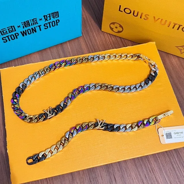 Louis Vuitton Multicolor Iridescent Curb Chain Necklace 1