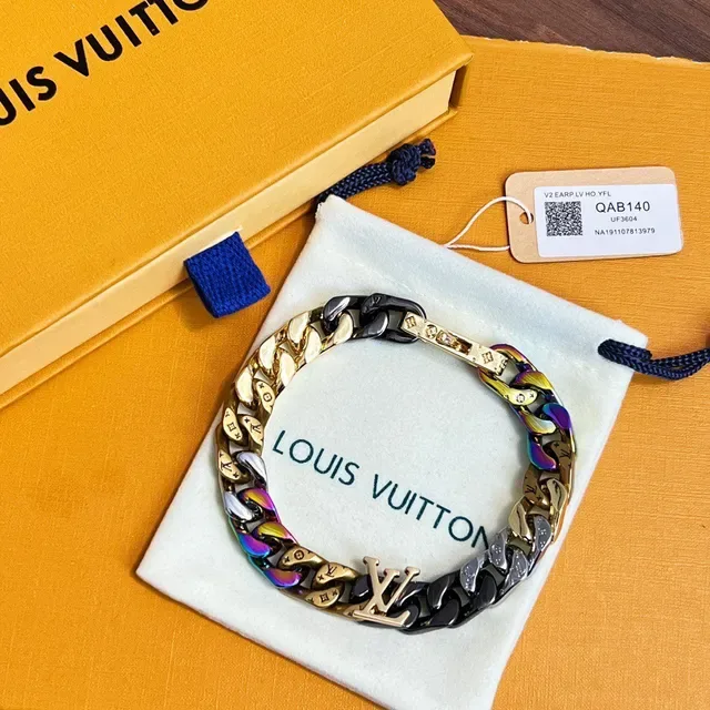 Louis Vuitton Multicolor Iridescent Curb Chain Necklace 4