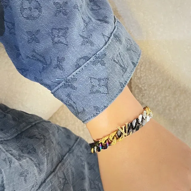 Louis Vuitton Multicolor Iridescent Curb Chain Necklace 5