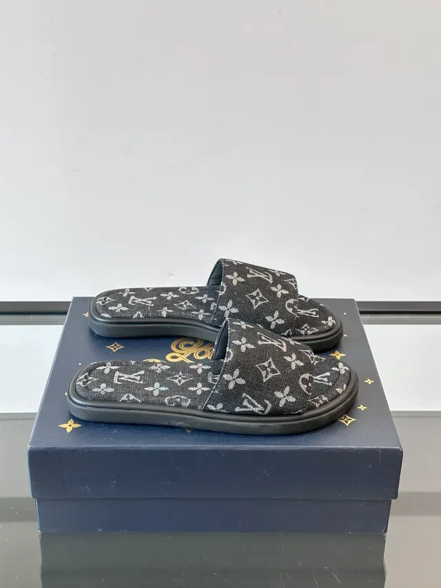 Louis Vuitton Multicolor Slide-Style Monogram-Printed Slippers 20