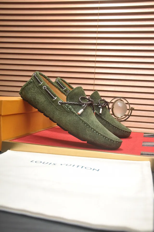 Louis Vuitton mocassins de camurça verde oliva com cordão 3