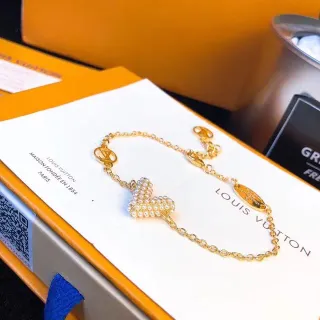 Louis Vuitton Pulsera Perla Corazón Cadena Dorado Blanco Cadena Colgante Pulsera