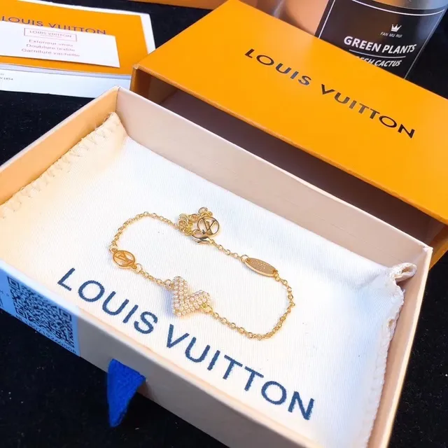 Louis Vuitton Pearl Heart Bracelet Gold White Chain Pendant Bracelet 2