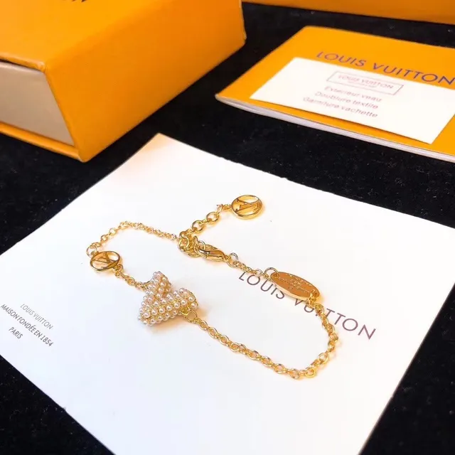 Louis Vuitton Pearl Heart Bracelet Gold White Chain Pendant Bracelet 4