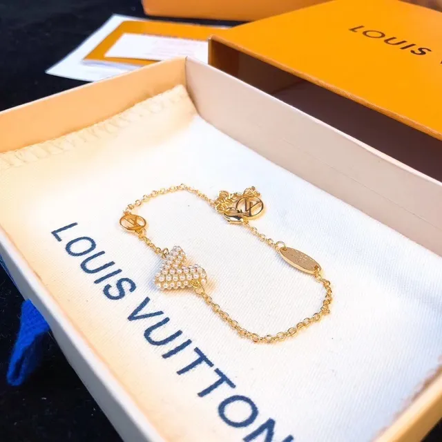 Louis Vuitton Pearl Heart Bracelet Gold White Chain Pendant Bracelet 7