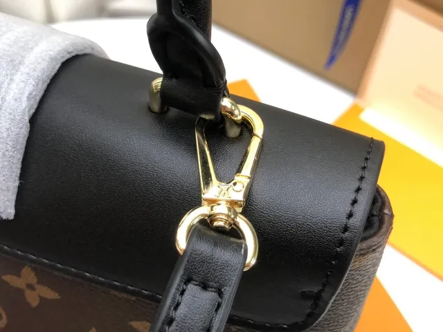 Louis Vuitton Petite Malle Monogram Canvas Bolsa Tote Marrom e Preta 2