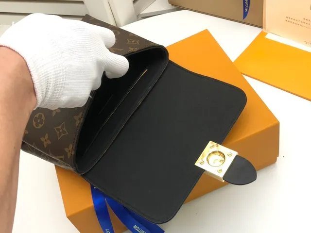 Louis Vuitton Petite Malle Monogram Canvas Bolsa Tote Marrom e Preta 5