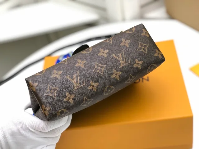Louis Vuitton Petite Malle Monogram Canvas Bolsa Tote Marrom e Preta 9