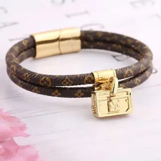 Louis Vuitton Petite Malle Trunk Charm Pulseira de duplo enrolamento monograma