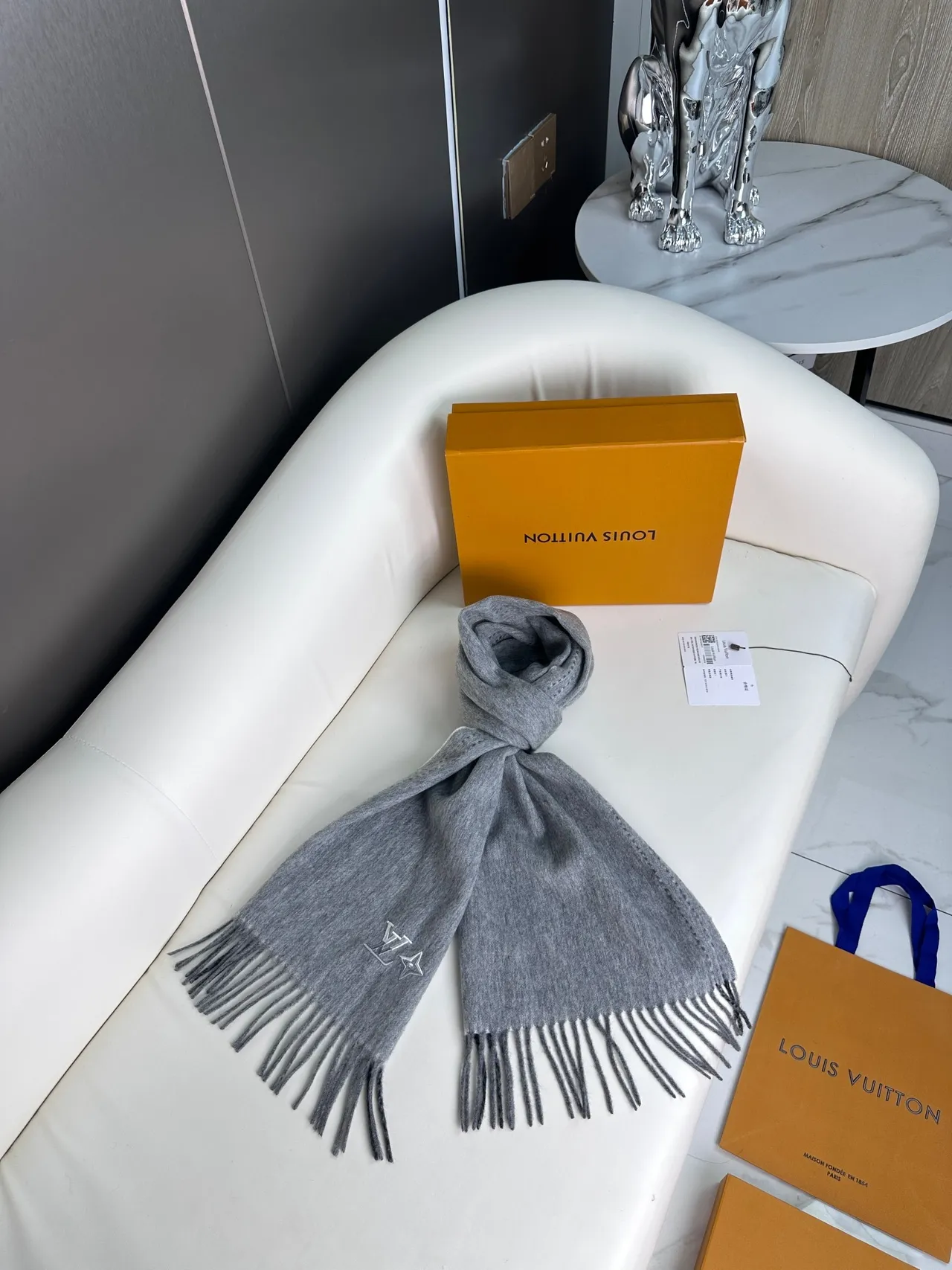 Louis Vuitton Reykjavik Noir Gray écharpe en cachemire 8