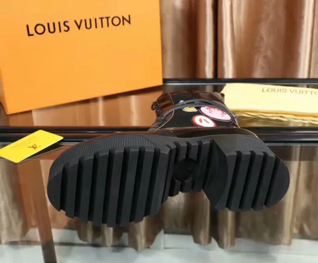Louis Vuitton Run Away Preto Marrom Solado plataforma Monograma Lona Botas de tornozelo 4