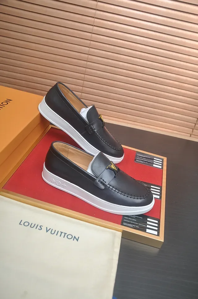 Louis Vuitton Run Away Black White Leather Slip-On Moc-Toe Stitching Loafer 4