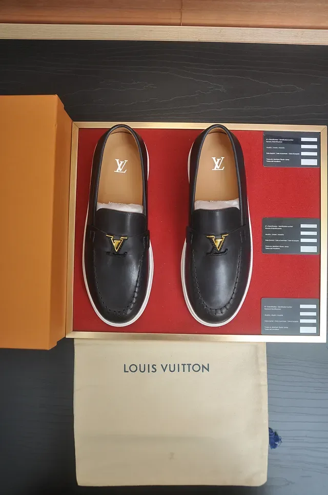 Louis Vuitton Run Away Black White Leather Slip-On Moc-Toe Stitching Loafer 5
