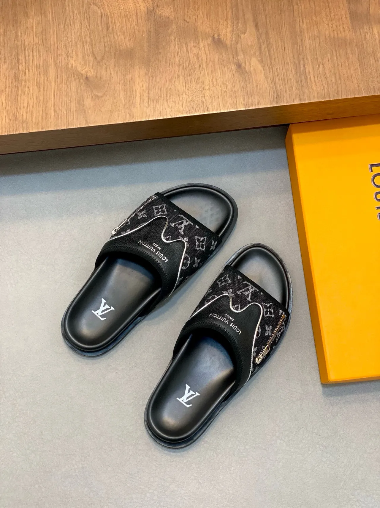 Louis Vuitton Run Away Black White Monogrammed Strap Wavy Piping Slippers 6