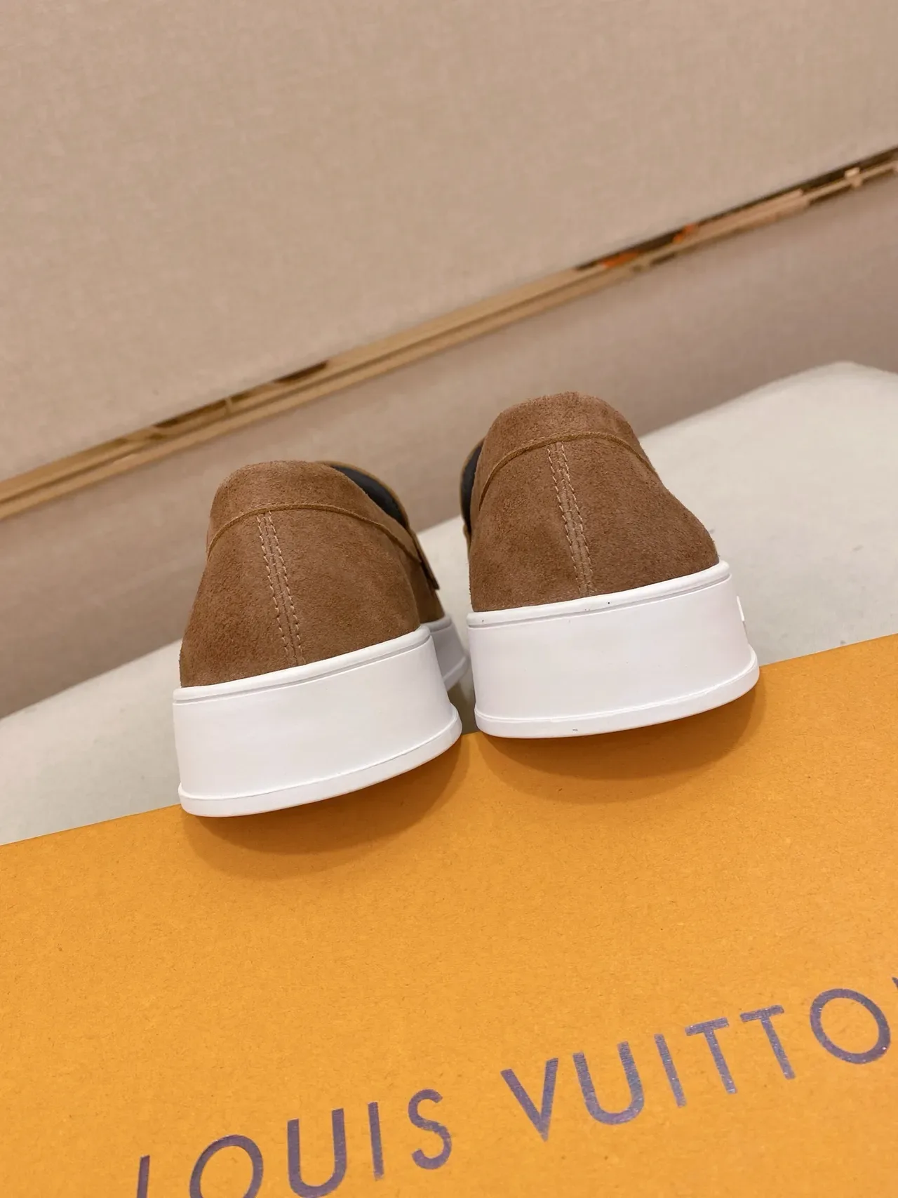 Louis Vuitton Run Away Loafer mocassins plateforme daim marron 3