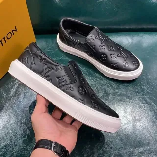 Louis Vuitton Run Away Monograma embossado slip-on lifestyle sneakers