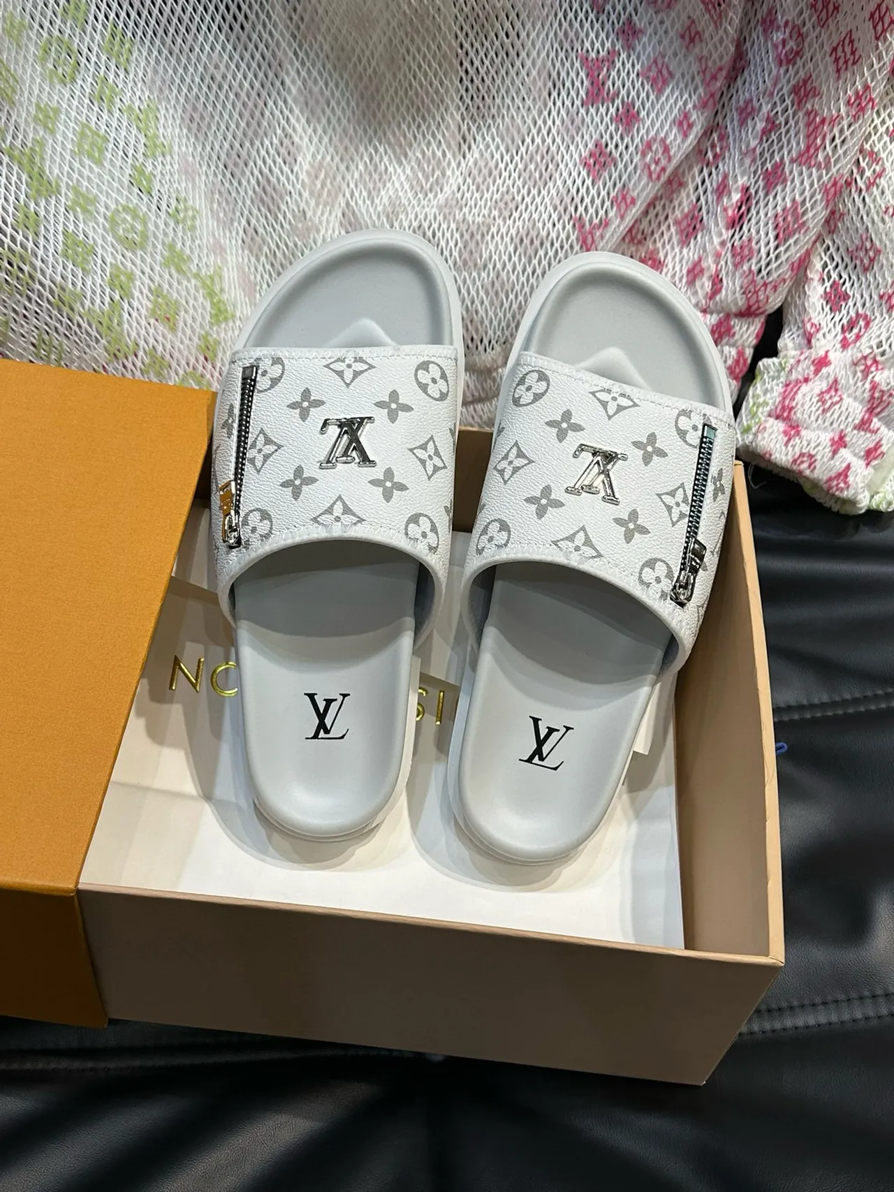 Louis Vuitton Run Away Slide Monogram Print Zipper Slippers 3