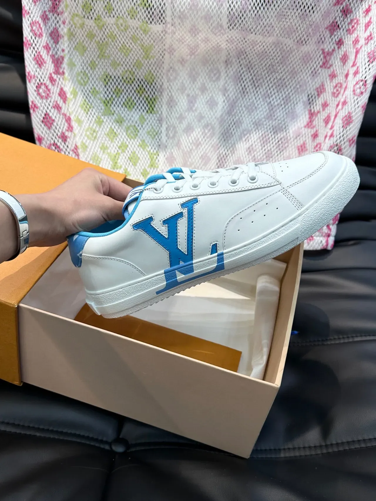 Louis Vuitton Run Away White Blue Low-Top Leather Upper Lifestyle Sneakers 6