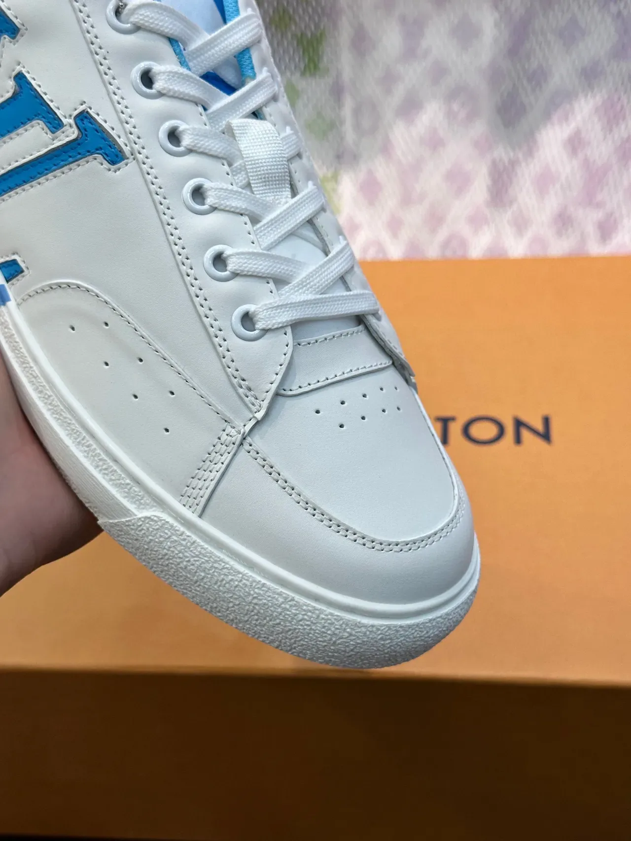 Louis Vuitton Run Away White Blue Low-Top Leather Upper Lifestyle Sneakers 7