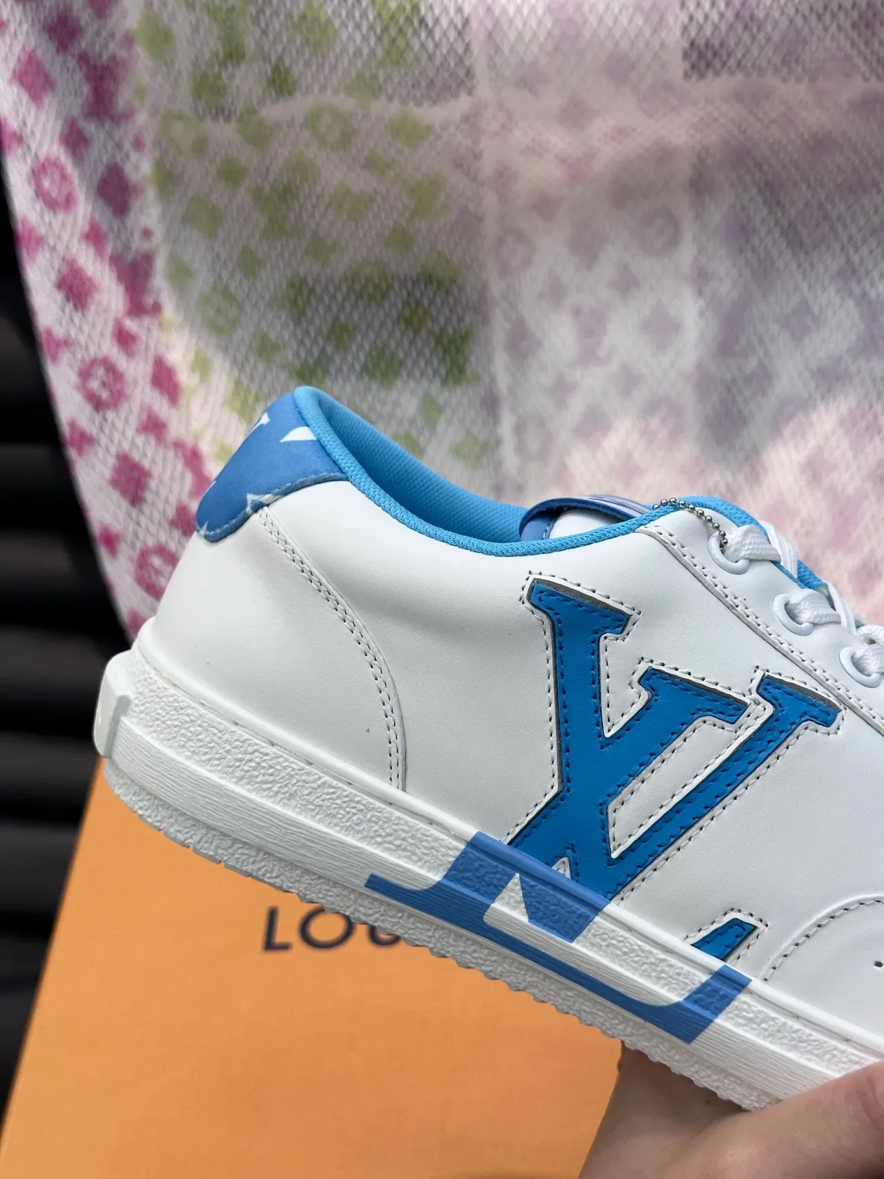 Louis Vuitton Run Away White Blue Low-Top Leather Upper Lifestyle Sneakers 8