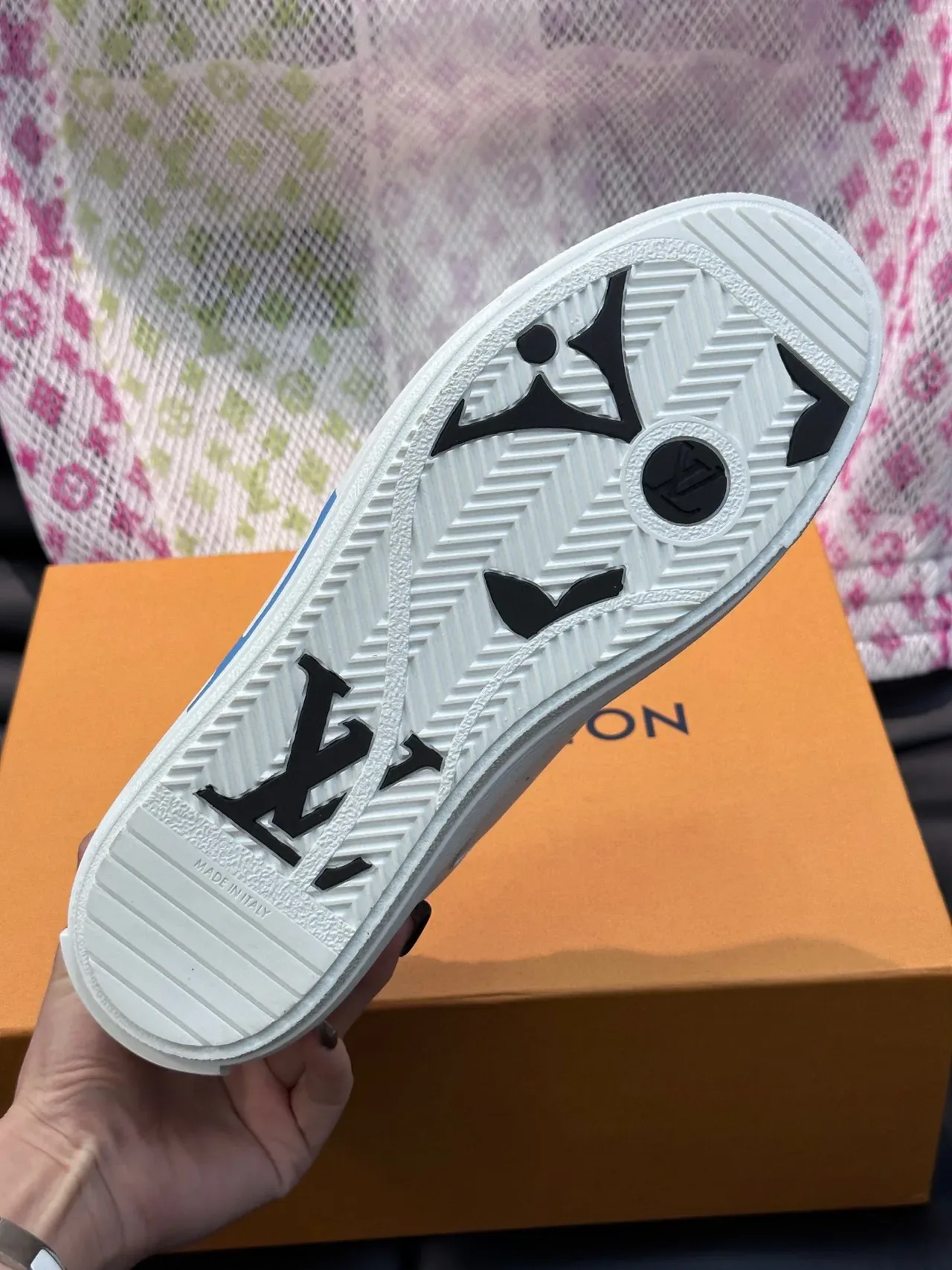 Louis Vuitton Run Away White Blue Low-Top Leather Upper Lifestyle Sneakers 9