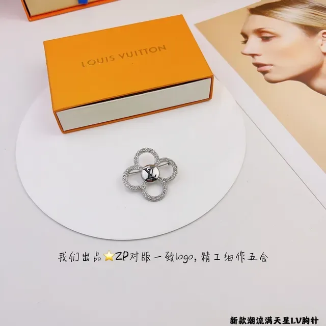 Broche Louis Vuitton Prata Preto Quatro Pétalos Floral Cristal-Pavé 3