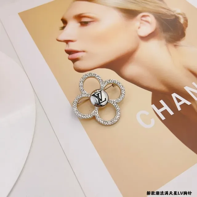 Broche Louis Vuitton Prata Preto Quatro Pétalos Floral Cristal-Pavé 8