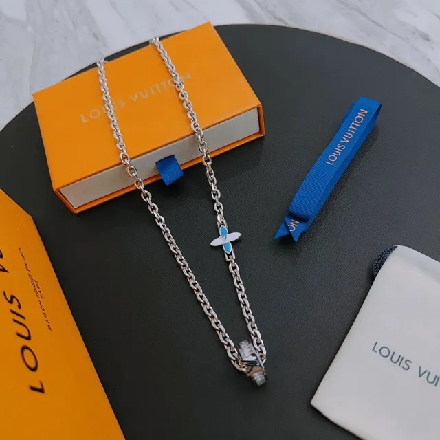 Louis Vuitton Corrente Curb Azul Prateada Esmaltada Borboleta Pingente Colar 9