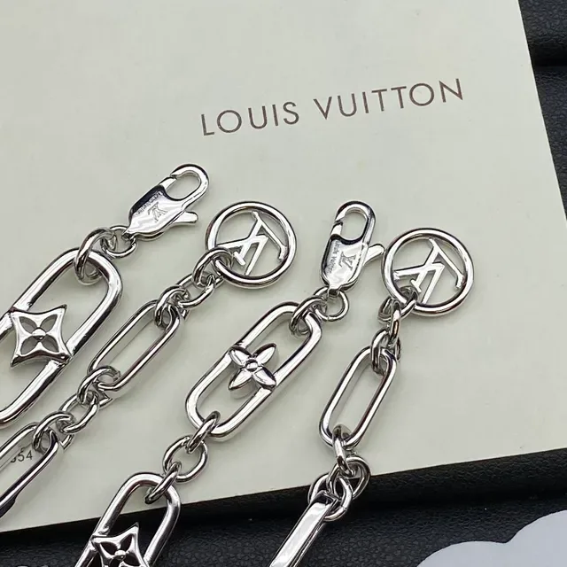 Louis Vuitton Silver Link-Chain Construction Polished Metal Necklace 2