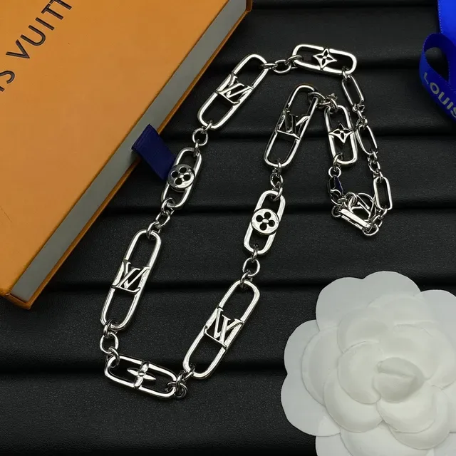 Louis Vuitton Silver Link-Chain Construction Polished Metal Necklace 6