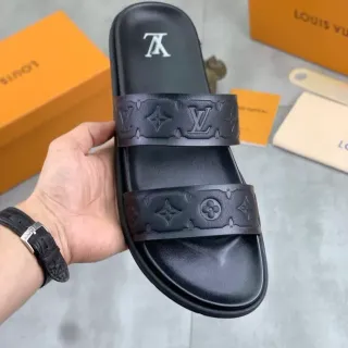 Louis Vuitton काला मोनोग्राम एंबॉस्ड स्ट्रैप्स दो पट्टी चप्पल