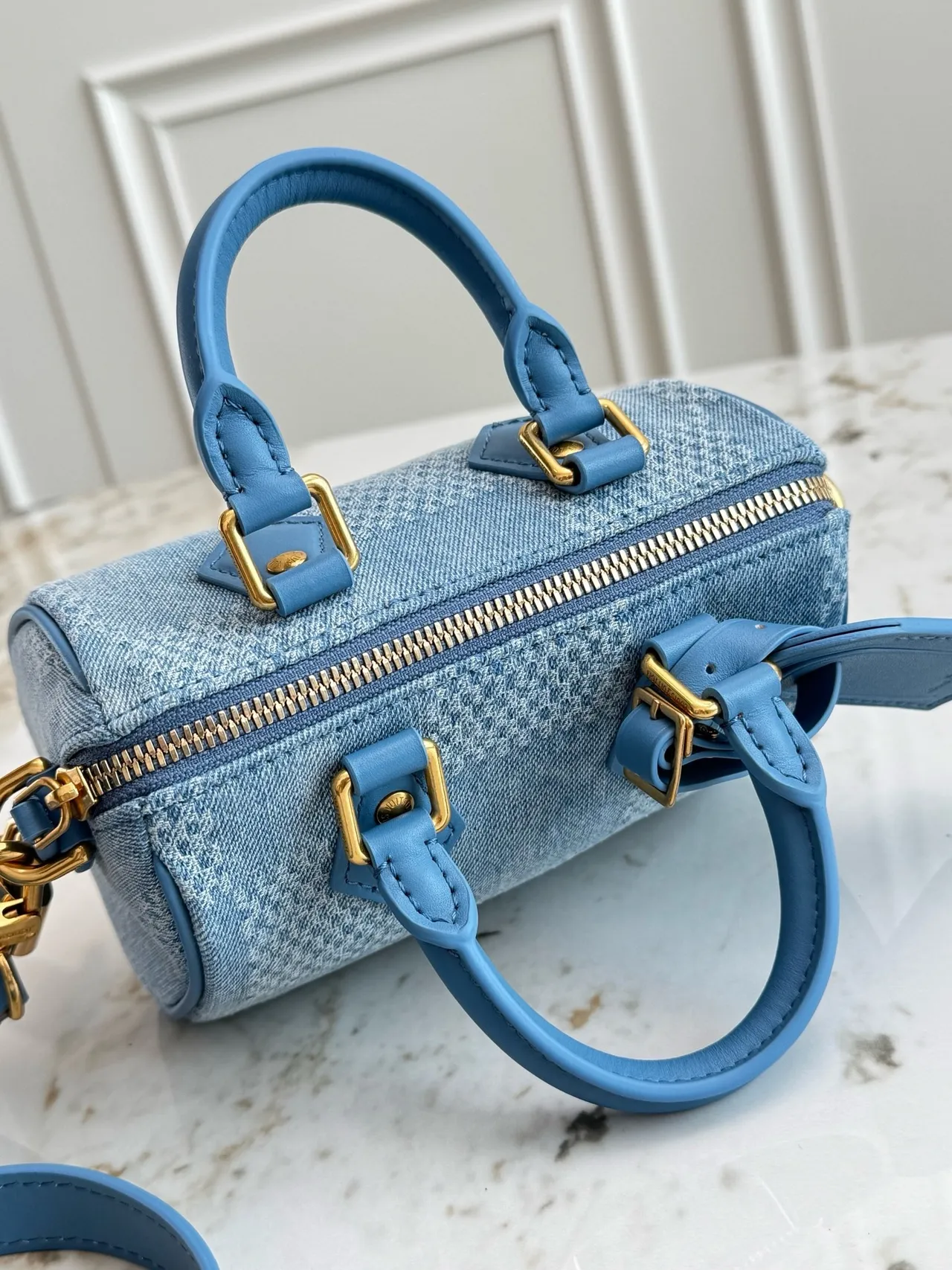 Louis Vuitton شكل برميل منظم نسيج الدنيم مونوغرام جاكارد حقيبة بوسطن 4