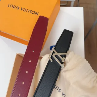 Louis Vuitton Twist Belt Reversible Black and Burgundy Leather Belt