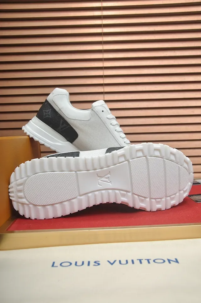 Louis Vuitton Blanc et Noir Monogram Panneaux en Cuir Mesh Upper Lifestyle Sneakers 3