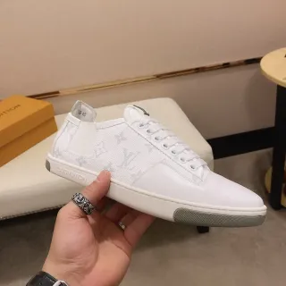 Louis Vuitton Tênis lifestyle branco cinza com estampado Monogram-Print de couro low-top com cadarço