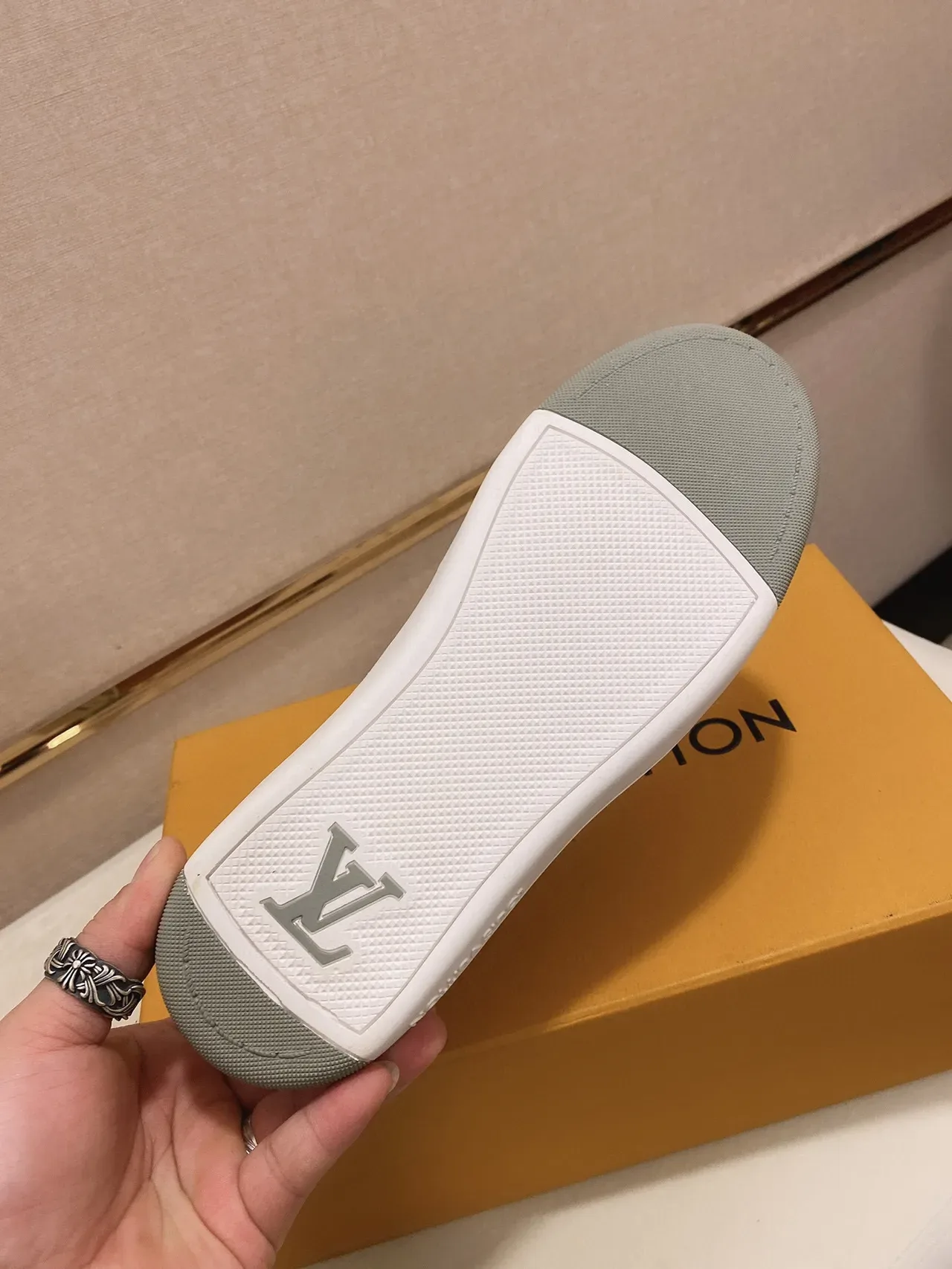Louis Vuitton White Gray Monogram-Print Leather Low-Top Lace-Up Lifestyle Sneakers 2