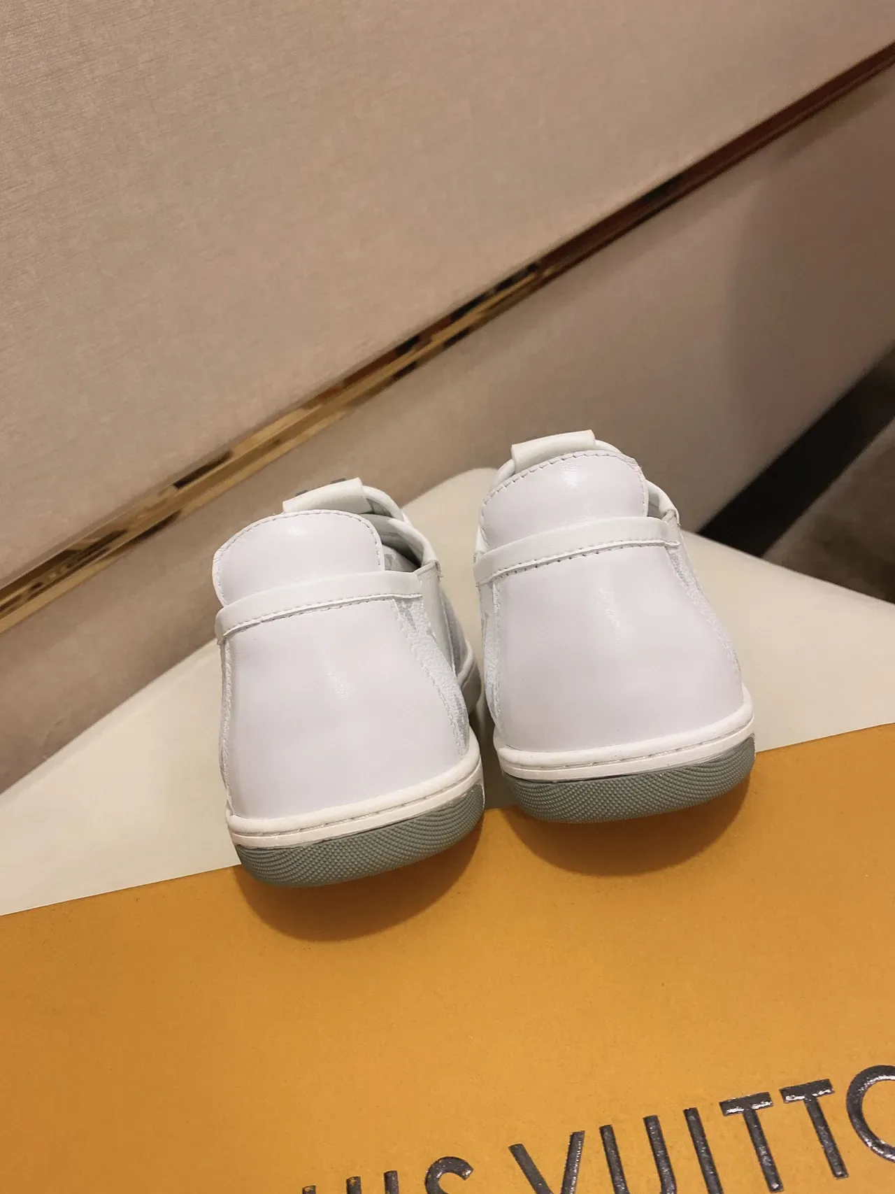 Louis Vuitton White Gray Monogram-Print Leather Low-Top Lace-Up Lifestyle Sneakers 3